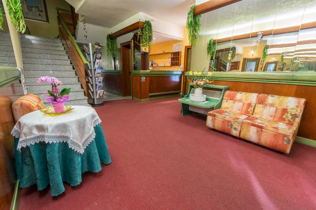 Garni Castel Ferari Hotel Tuenno Luaran gambar