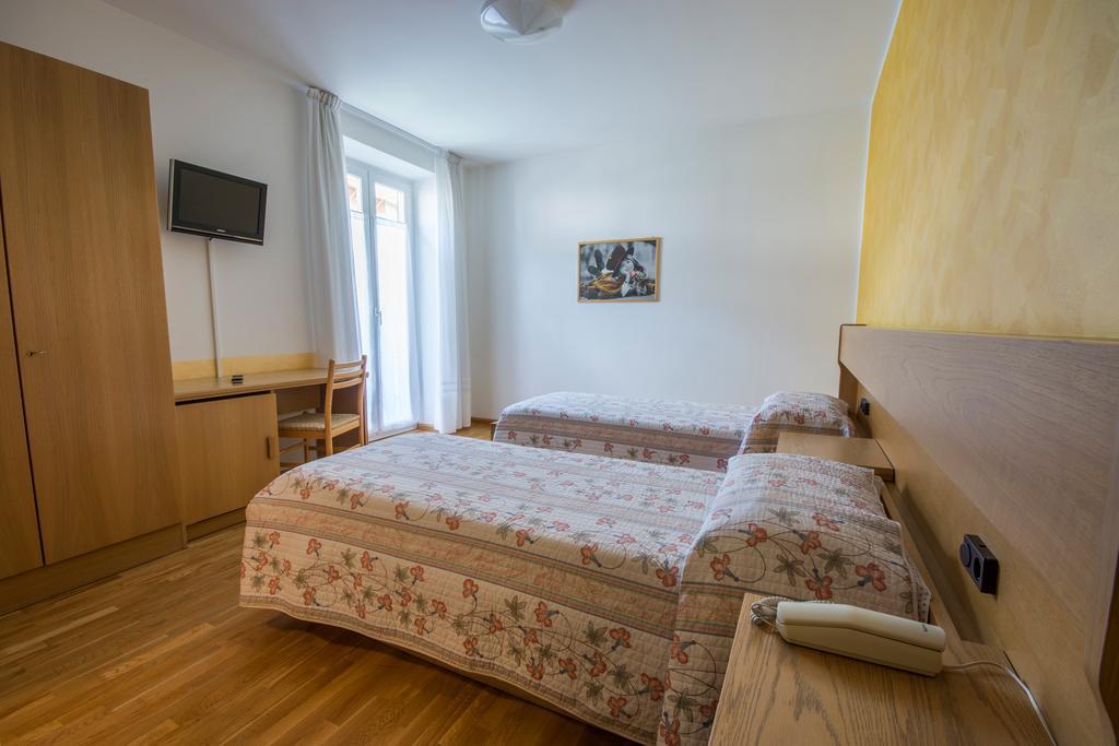 Garni Castel Ferari Hotel Tuenno Luaran gambar